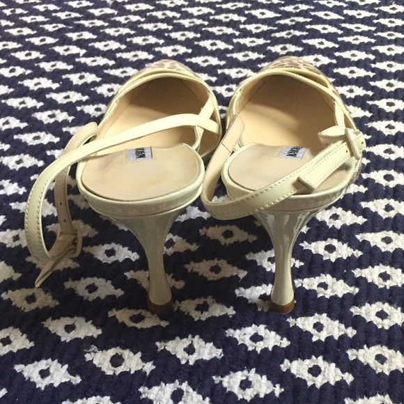 Manolo Blahnik Giraffe printed Calf Hair Slingback - Picture 5 of 7